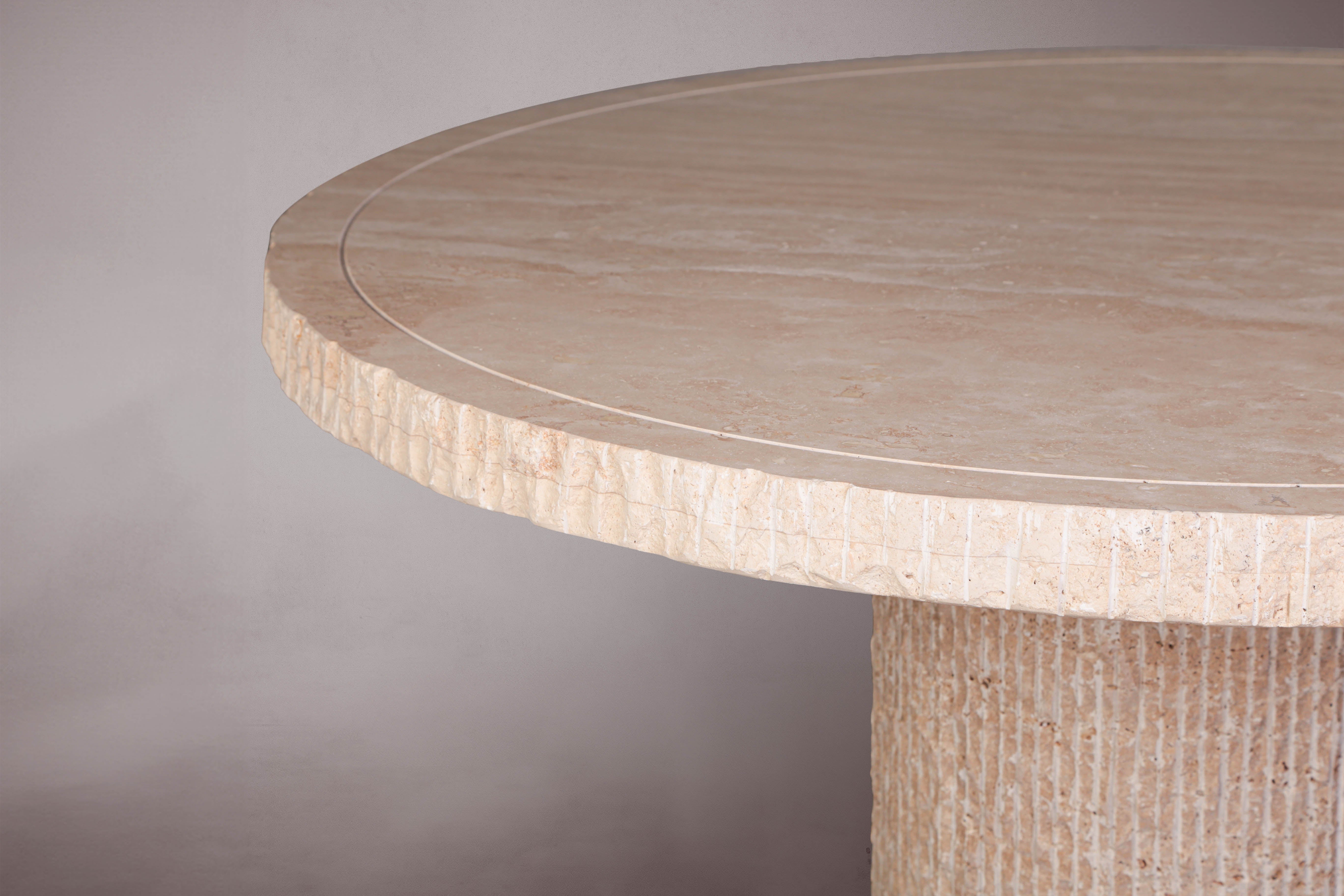 Bord d'éclat Travertine Round Dining Table