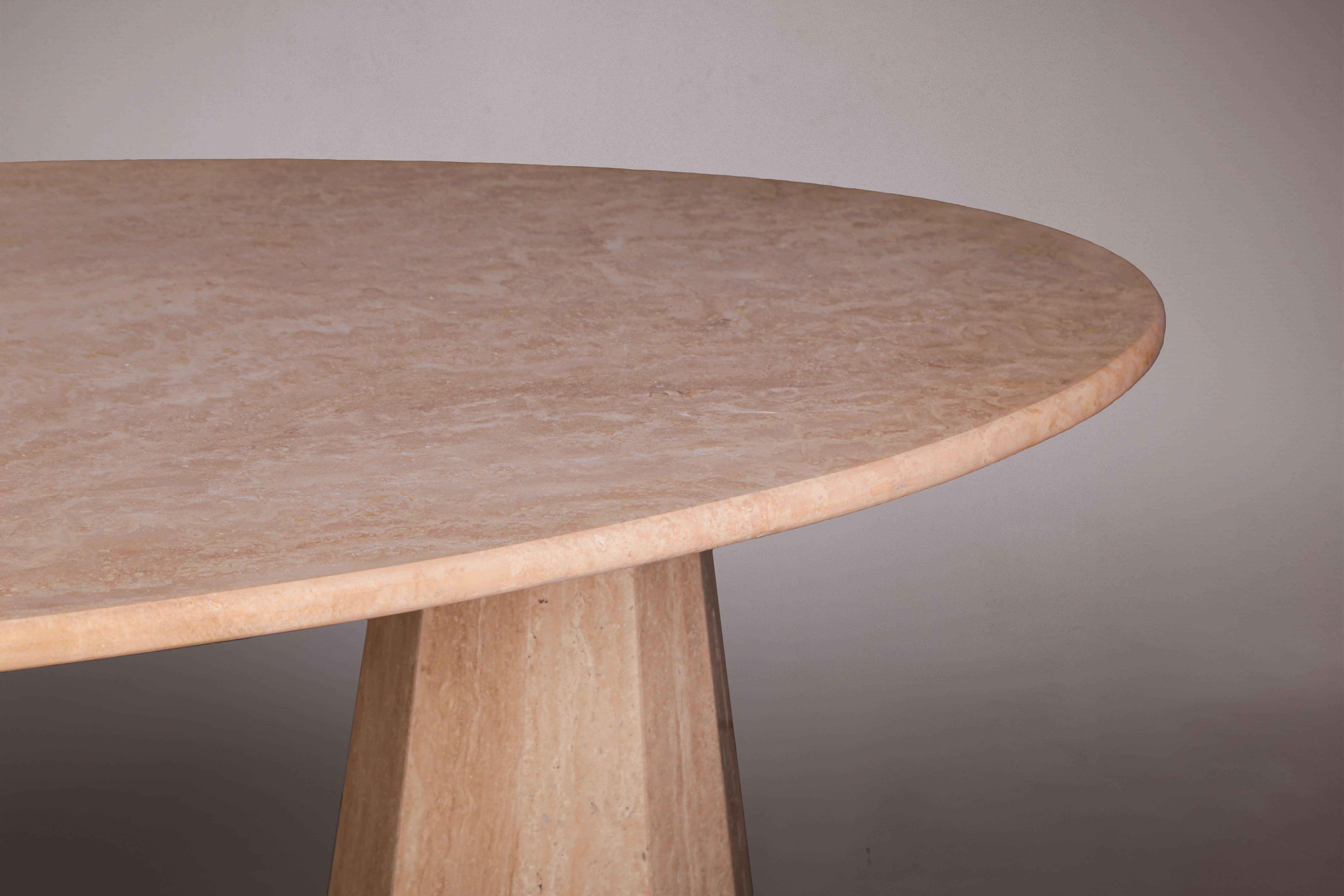 Cône Travertine Oval Dining Table